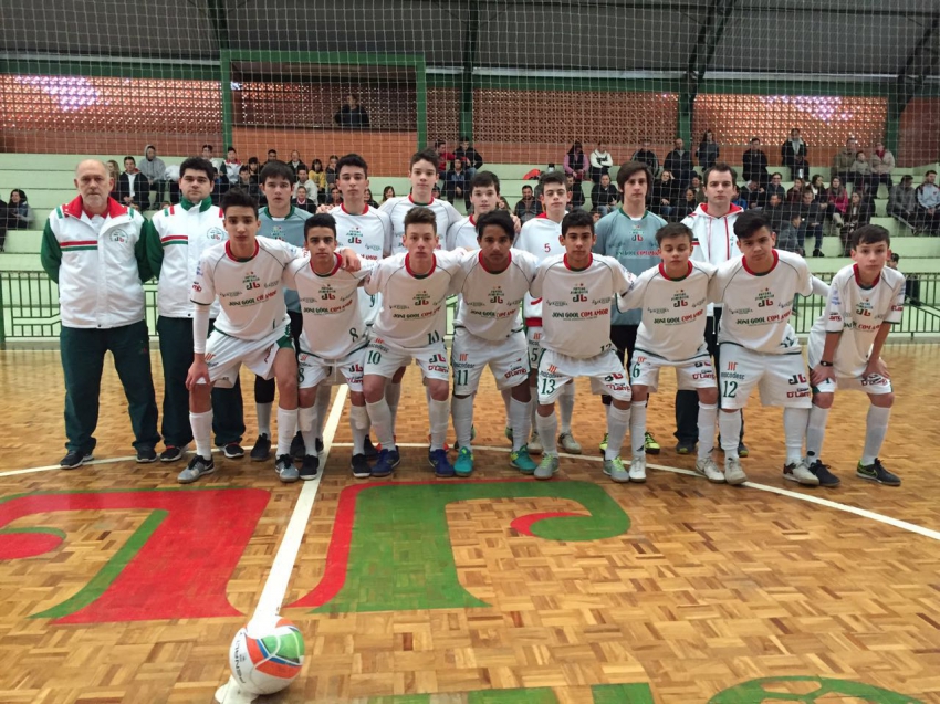 SUB 15 MANTEM INVENCIBILIDADE