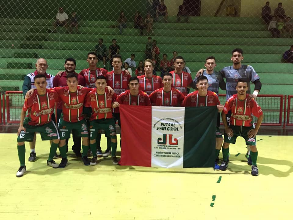 A JONI GOOL/Piscinas São Miguel/Laboratório Oliveira está na final da Liga Catarinense de Futsal