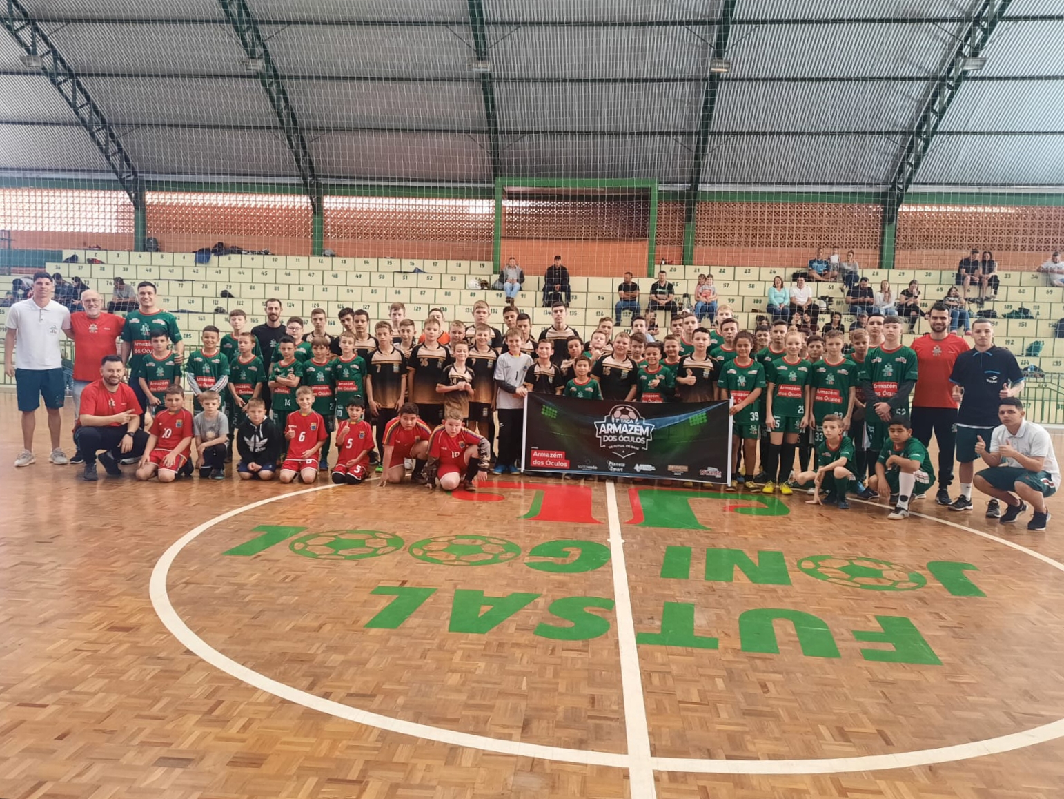 Abertura da 1ª Taça Armazém dos Óculos de Futsal agita Ginásio JONI GOOL