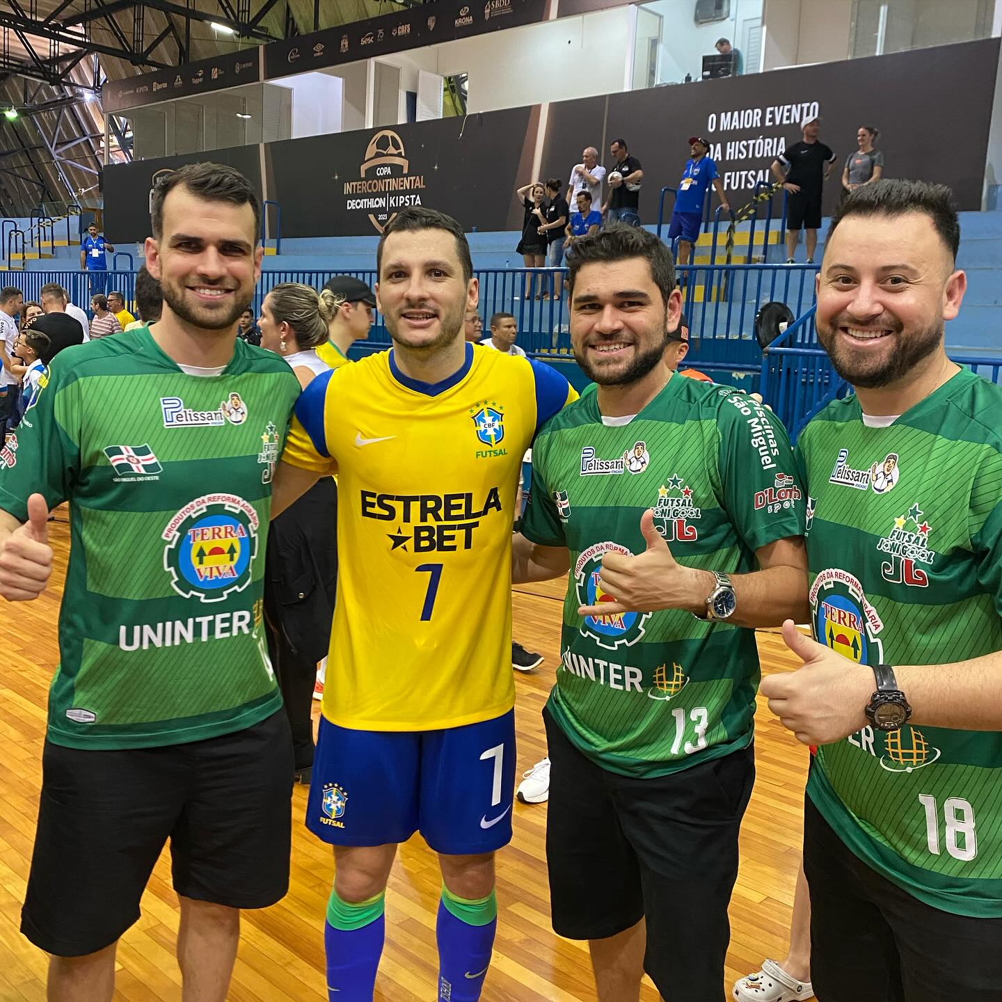 Futsal JONI GOOL presente em jogo da seleção