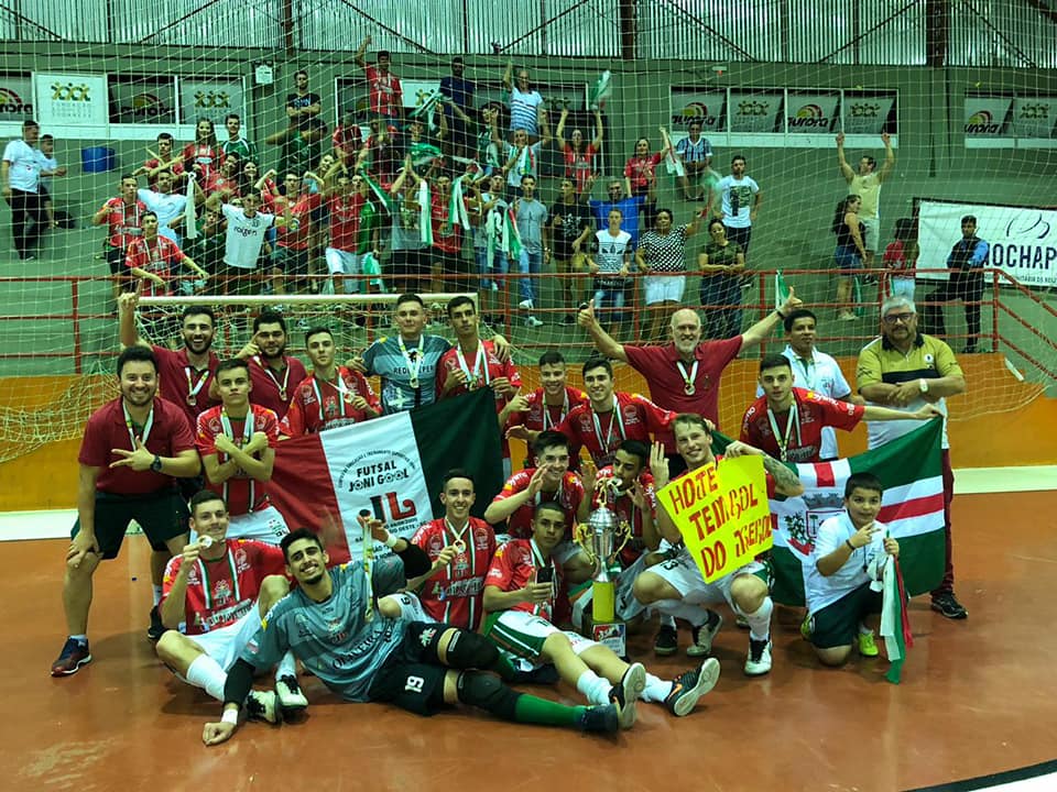 Sub 18 da JONI GOOL/Piscinas São Miguel/Laboratório Oliveira é a melhor equipe de Santa Catarina