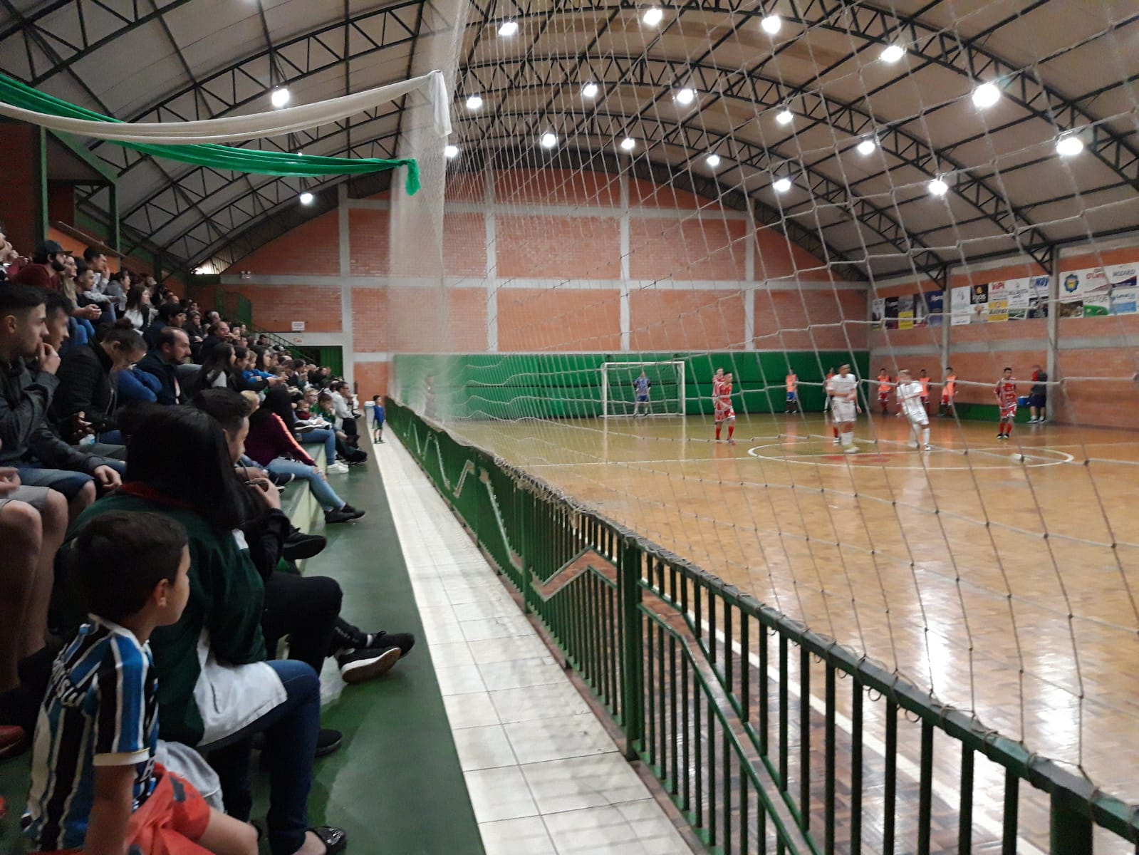 Sub 18 é surpreendido em casa e perde invencibilidade