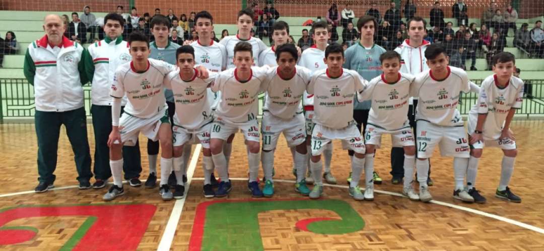 SUB 15 MANTEM INVENCIBILIDADE