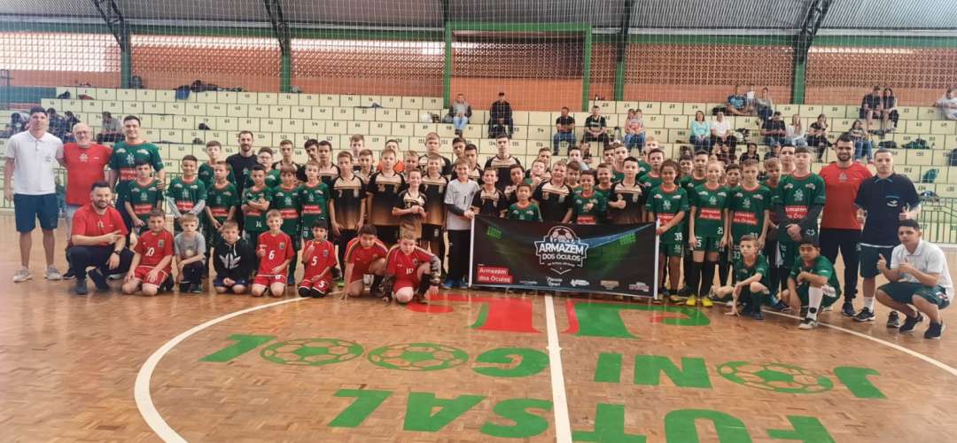 Abertura da 1ª Taça Armazém dos Óculos de Futsal agita Ginásio JONI GOOL