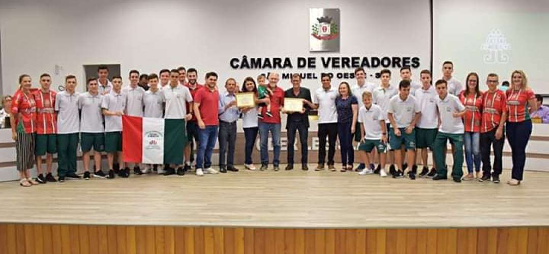 Futsal JONI GOOL e o Prof Joni Schacker são homenageados na Câmara de Vereadores de SMO