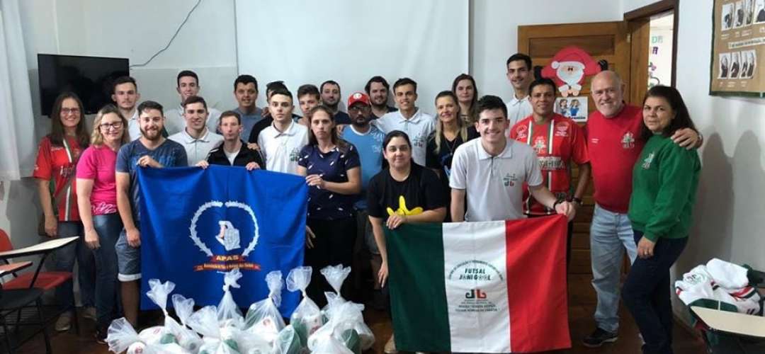 Futsal JONI GOOL visita a APAS e realiza doação da iniciativa "Gol Solidário"