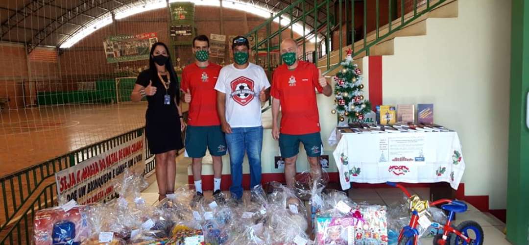 UNINTER e JONI GOOL realizam repasse dos brinquedos de campanha de Natal